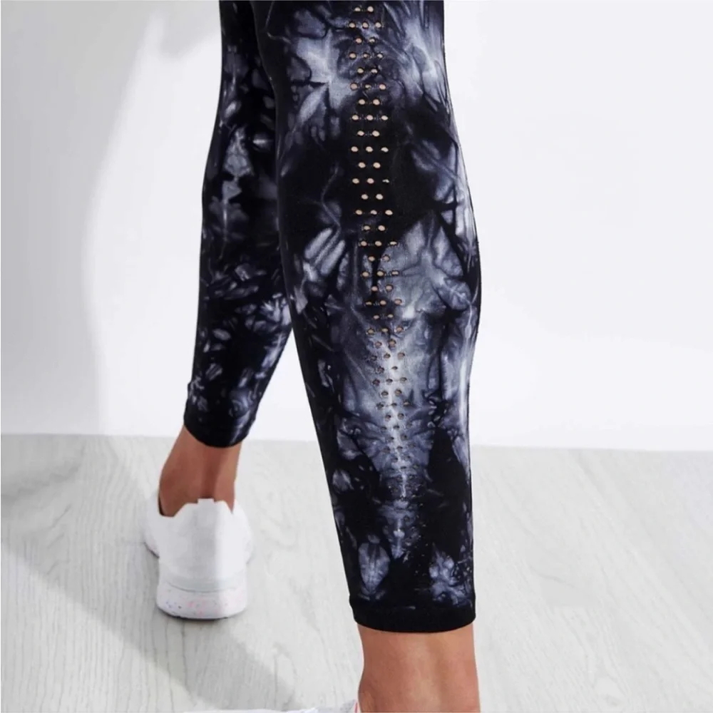 Free People Workout Bundle Good Karma Leggings and Black Tank Top. Size XS/S